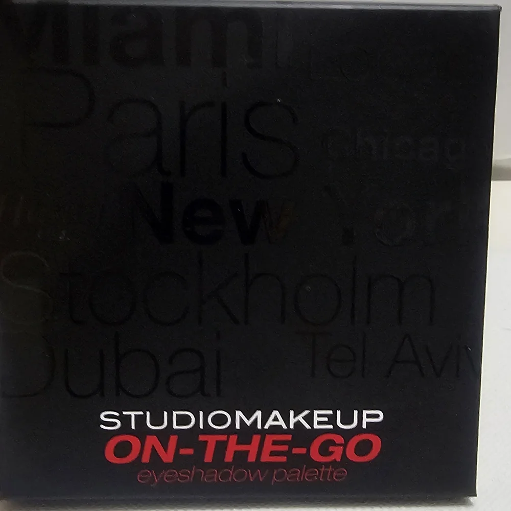 On-The-Go Studio Makeup‎ Eyeshadow Palette - Cool Down New